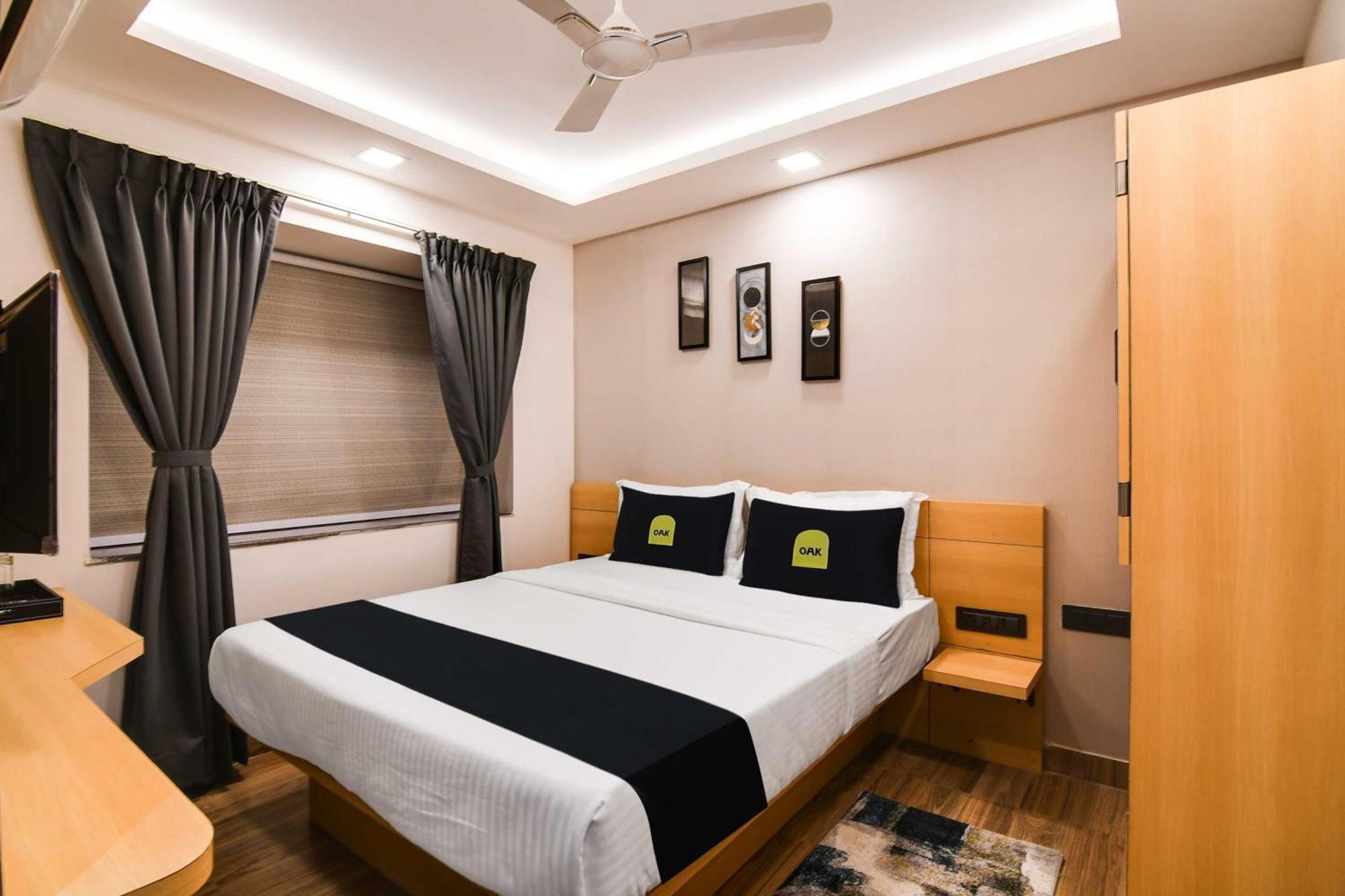 Super Townhouse Oak Sayhallo Ecstasy Bhubaneswar Bagian luar foto