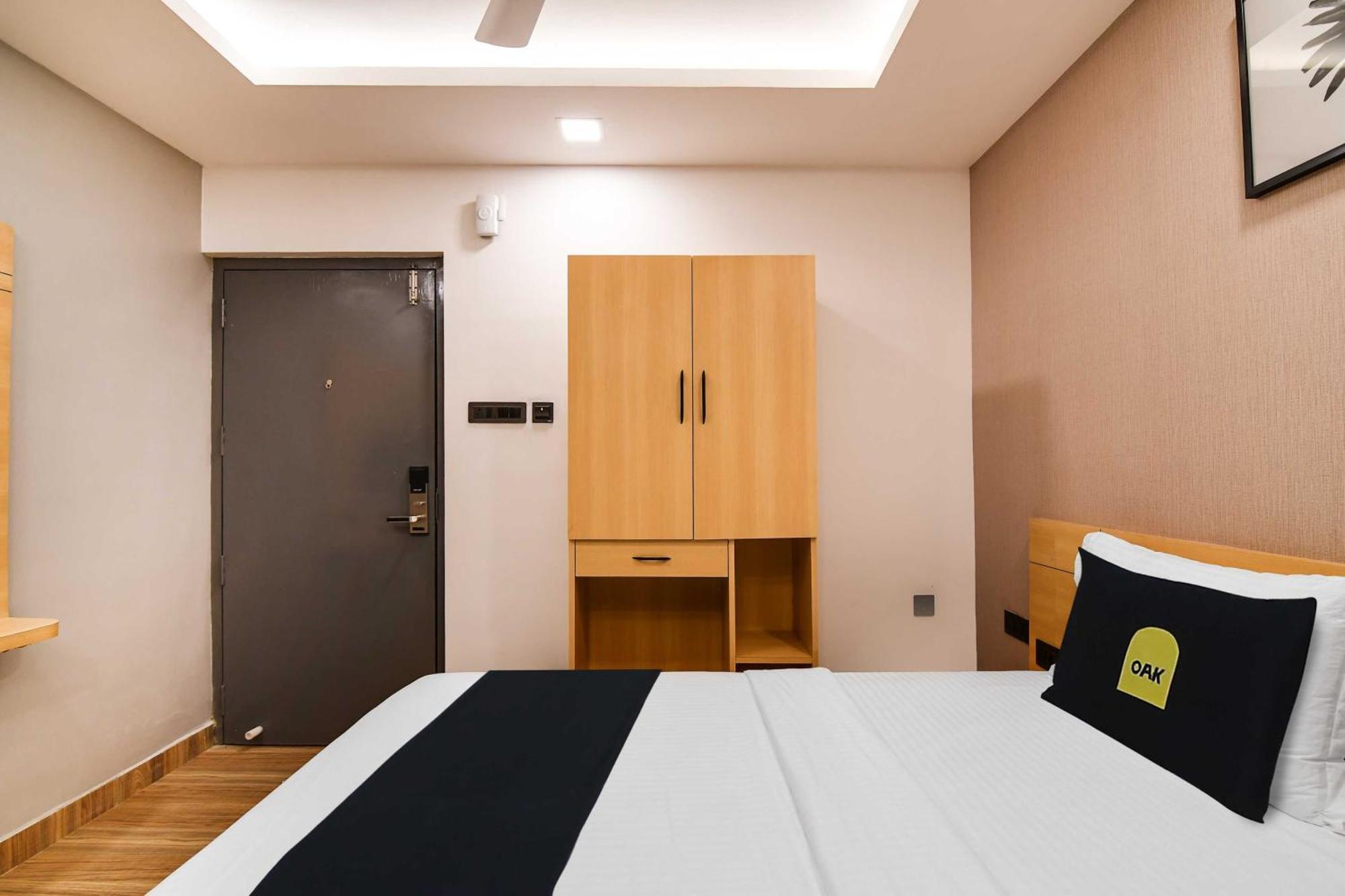 Super Townhouse Oak Sayhallo Ecstasy Bhubaneswar Bagian luar foto