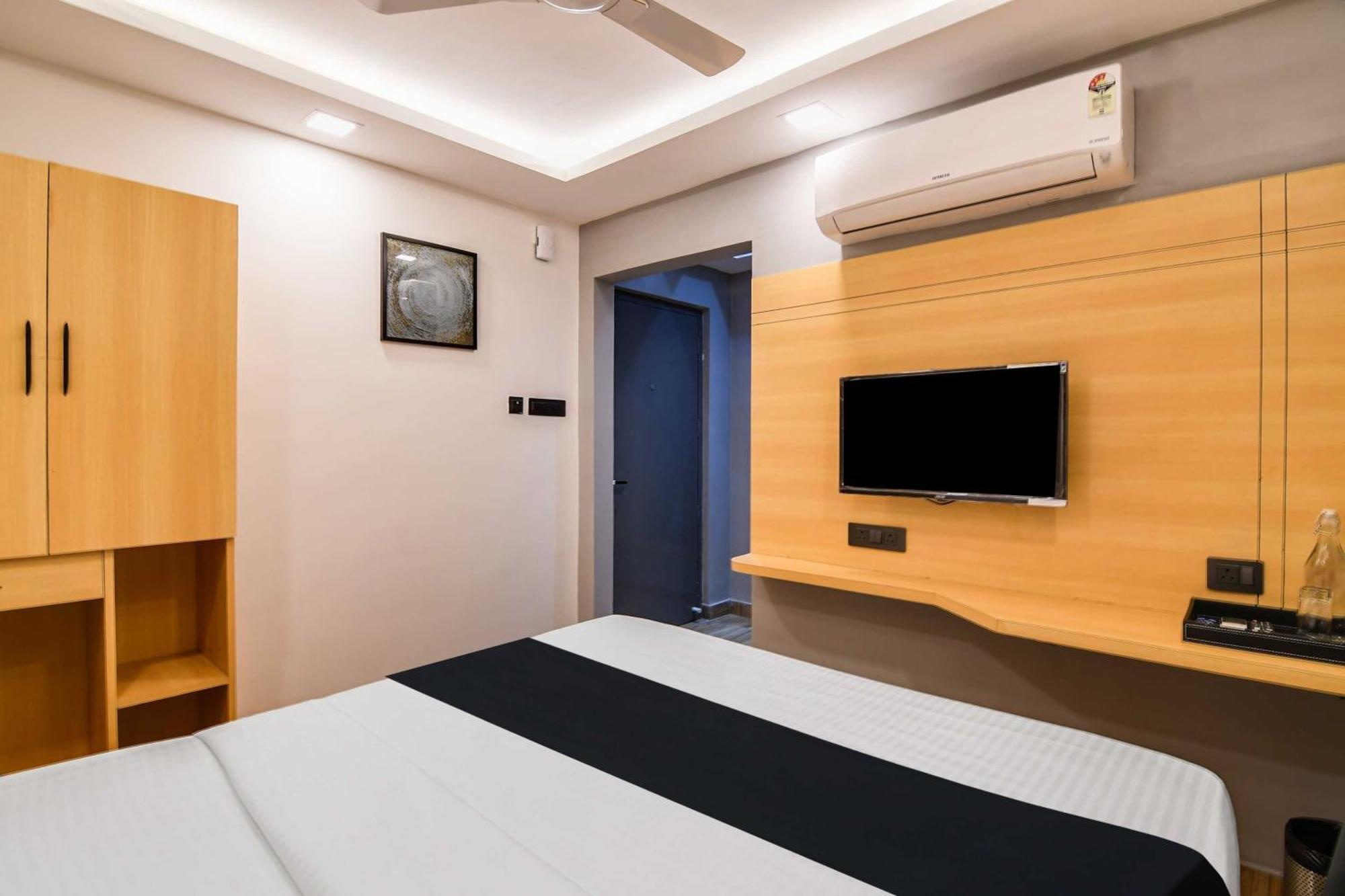 Super Townhouse Oak Sayhallo Ecstasy Bhubaneswar Bagian luar foto