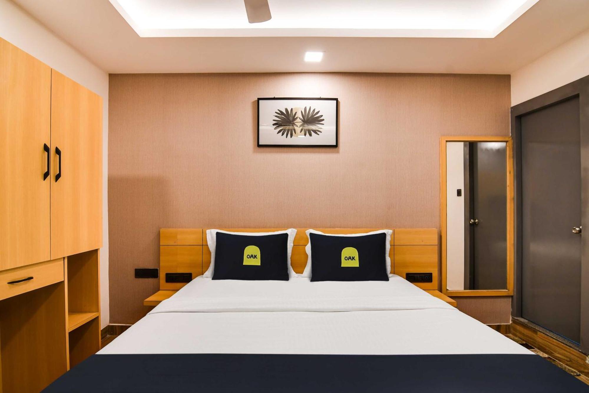 Super Townhouse Oak Sayhallo Ecstasy Bhubaneswar Bagian luar foto
