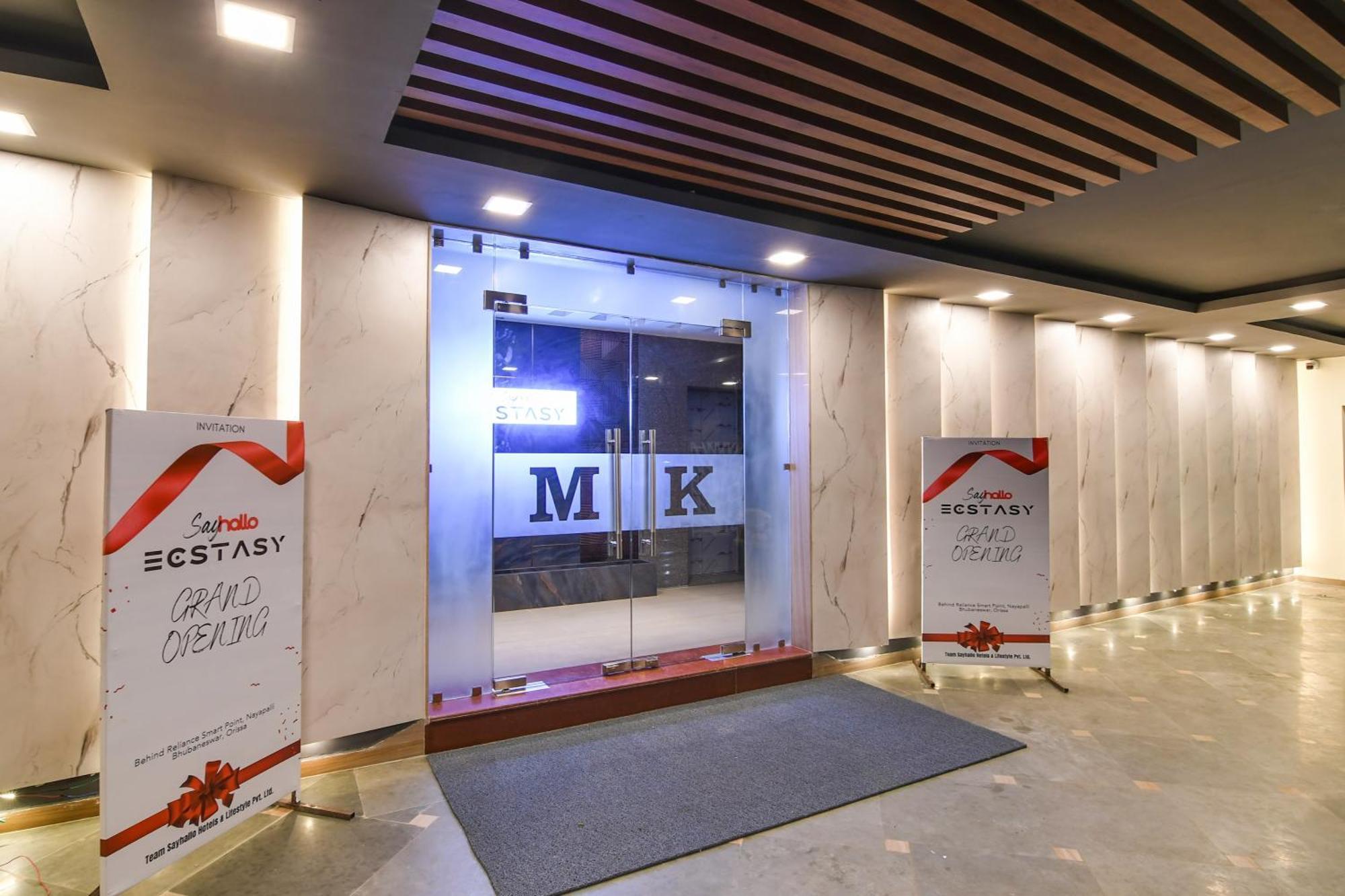 Super Townhouse Oak Sayhallo Ecstasy Bhubaneswar Bagian luar foto