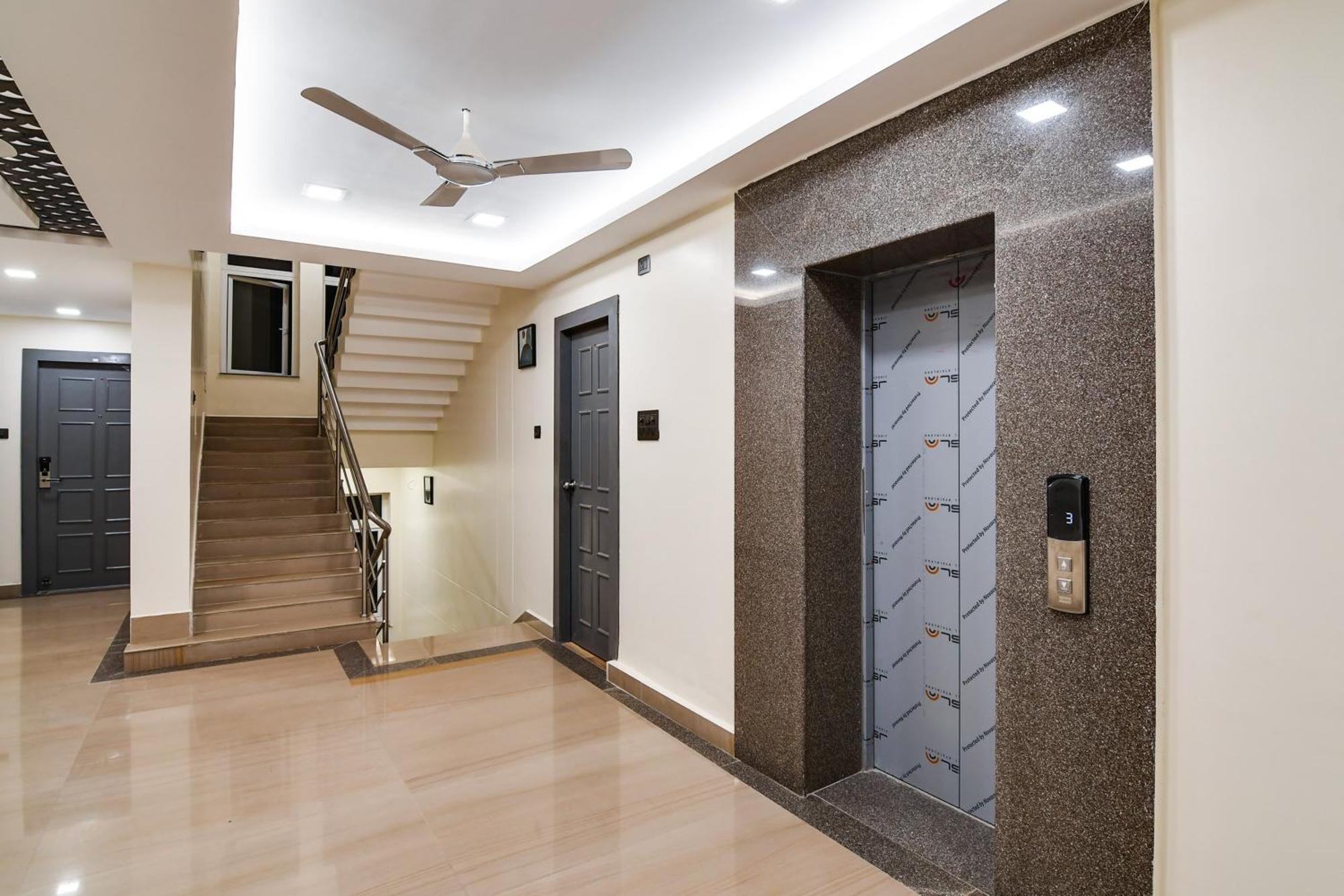 Super Townhouse Oak Sayhallo Ecstasy Bhubaneswar Bagian luar foto