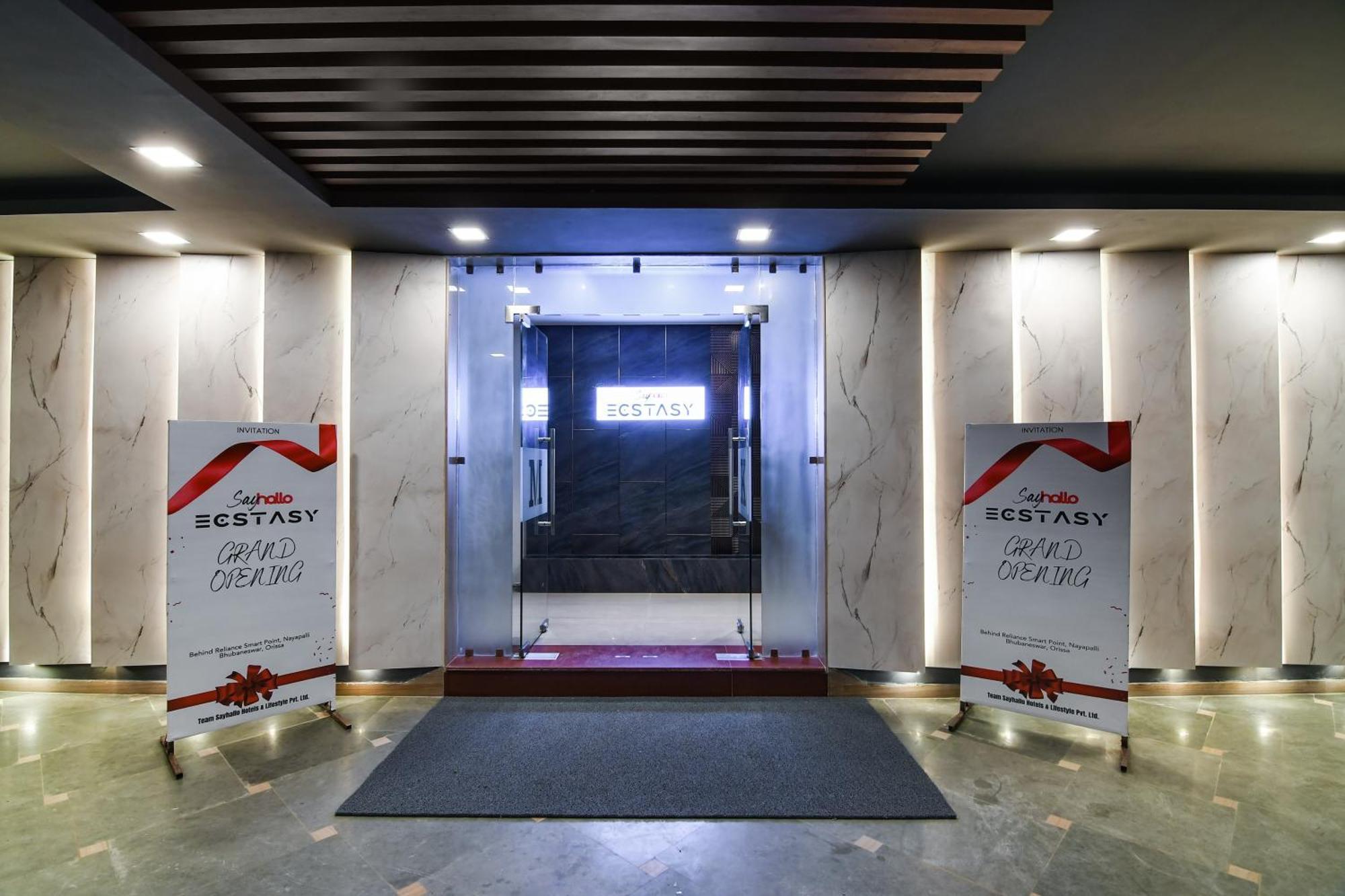 Super Townhouse Oak Sayhallo Ecstasy Bhubaneswar Bagian luar foto