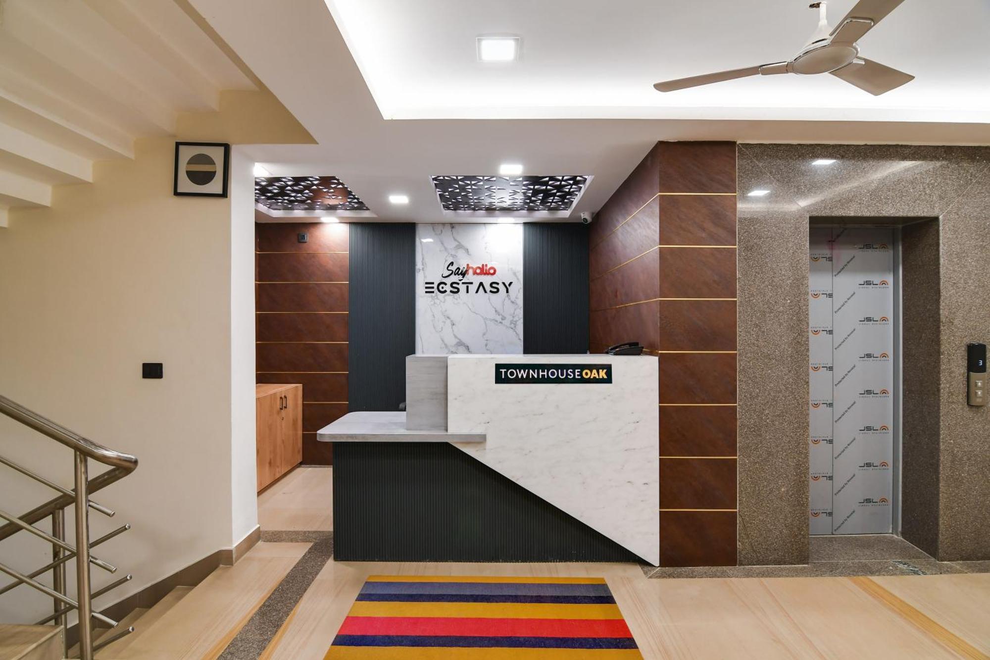 Super Townhouse Oak Sayhallo Ecstasy Bhubaneswar Bagian luar foto