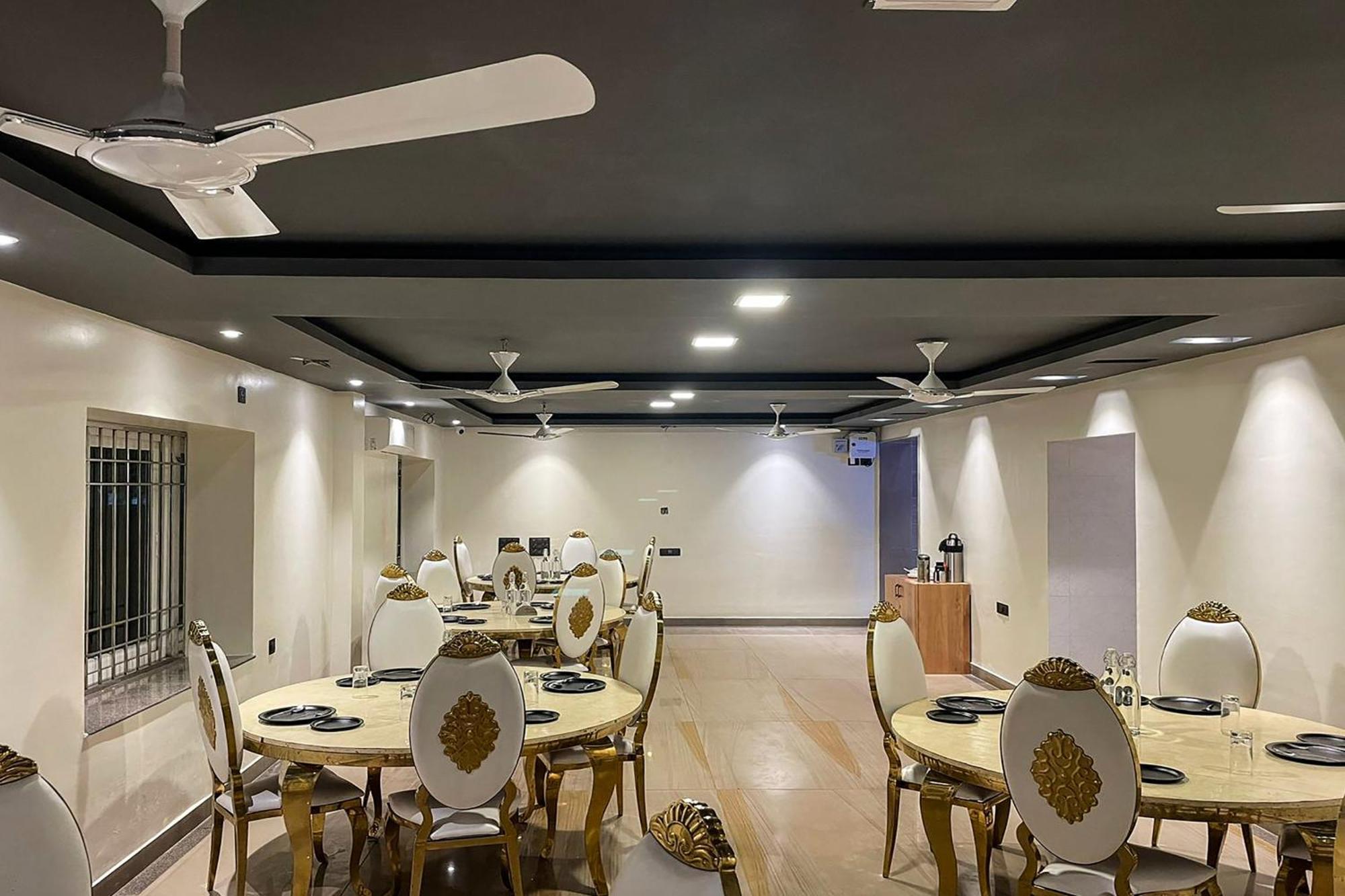 Super Townhouse Oak Sayhallo Ecstasy Bhubaneswar Bagian luar foto