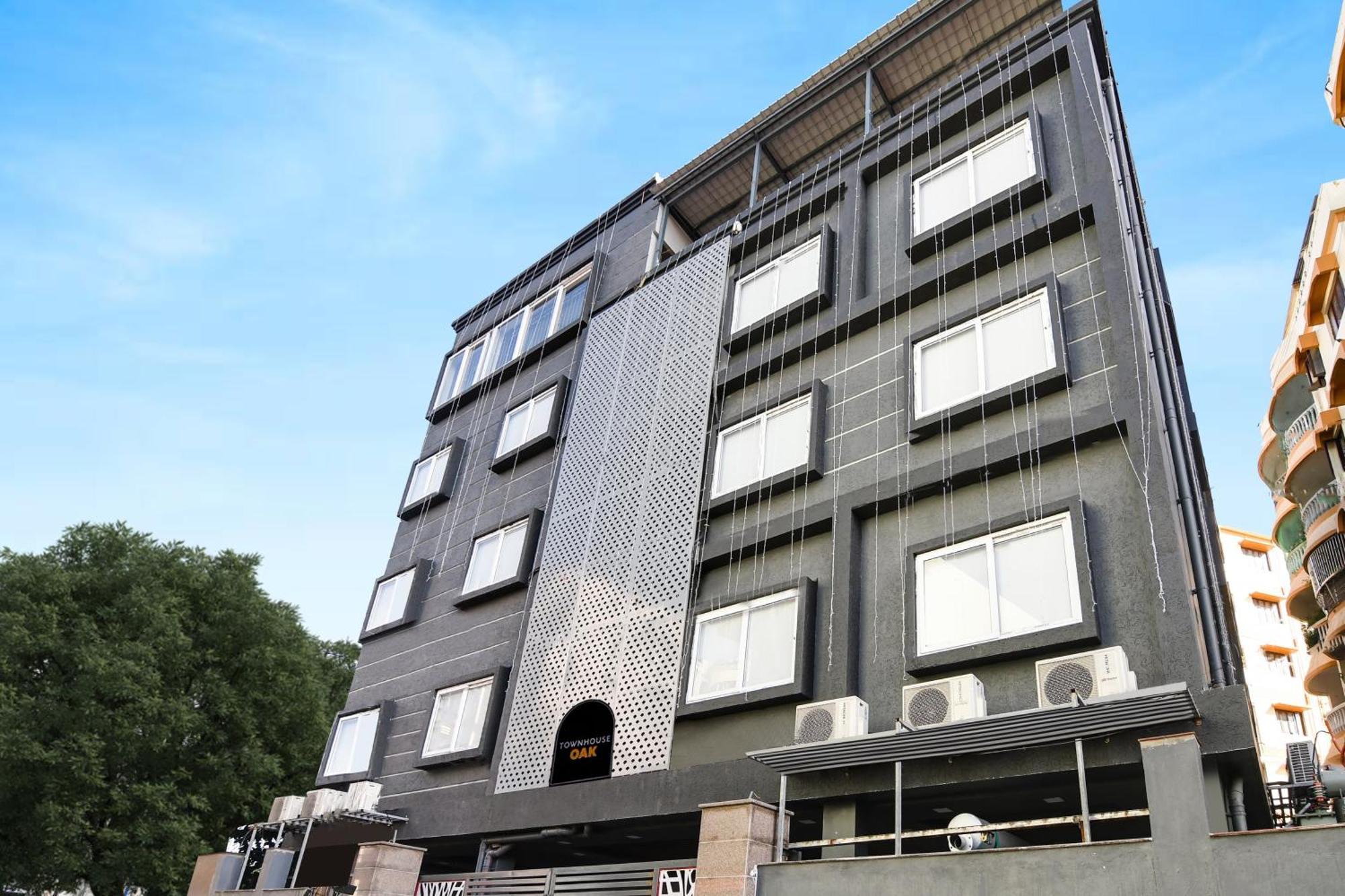 Super Townhouse Oak Sayhallo Ecstasy Bhubaneswar Bagian luar foto