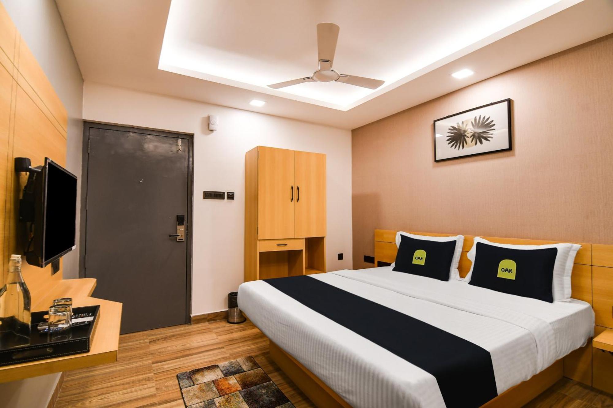 Super Townhouse Oak Sayhallo Ecstasy Bhubaneswar Bagian luar foto