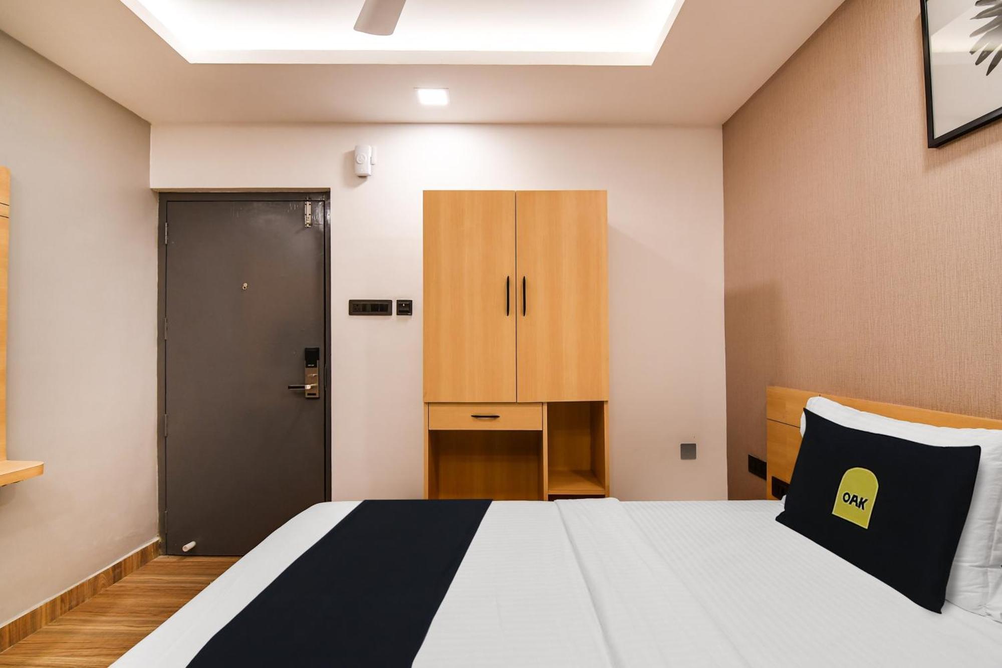 Super Townhouse Oak Sayhallo Ecstasy Bhubaneswar Bagian luar foto