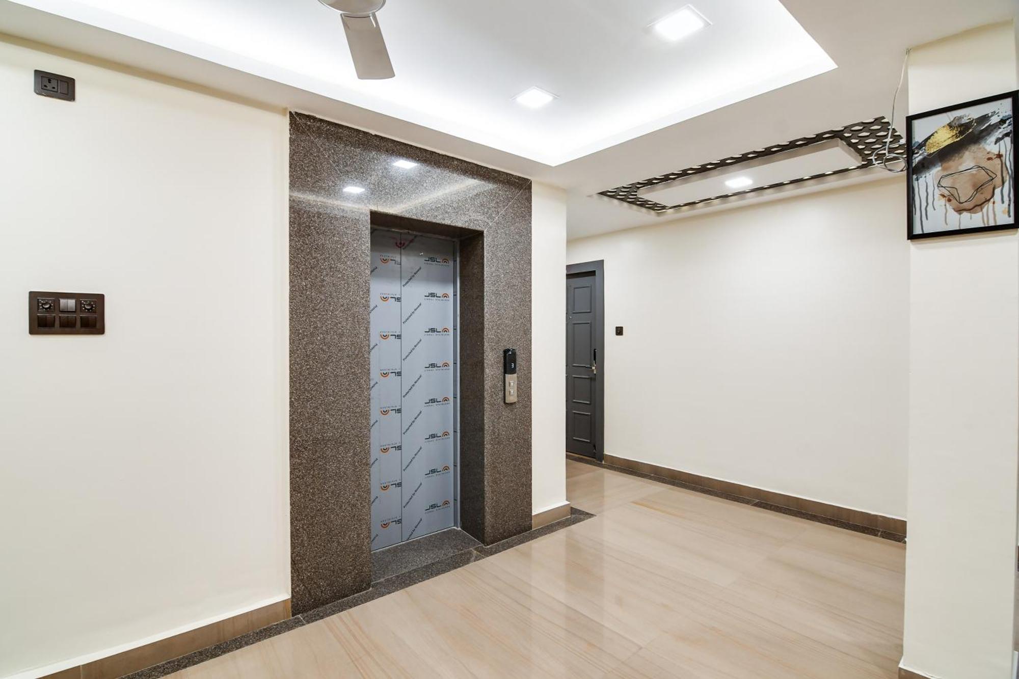 Super Townhouse Oak Sayhallo Ecstasy Bhubaneswar Bagian luar foto