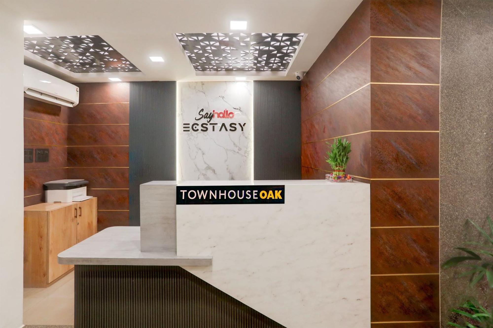 Super Townhouse Oak Sayhallo Ecstasy Bhubaneswar Bagian luar foto